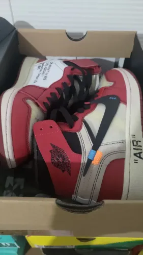Air Jordan 1 off white Chicago 