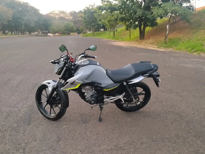 Vendo ou trocopor carro. CG 160 Titan 2026