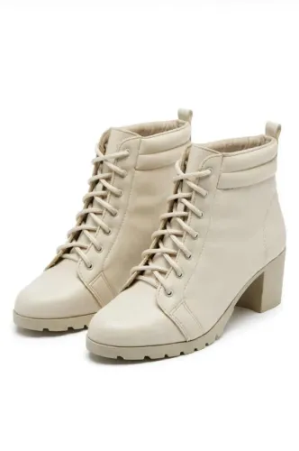 ? Bota Coturno Off-White Salto Grosso,com cadarço,super na moda - Tam 37