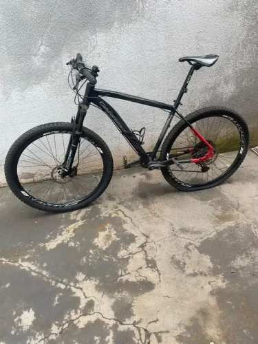 MTB - Aro 29 / Garra 7 tam 19 /12v