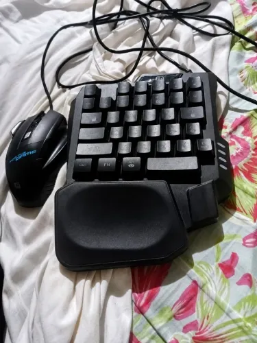 Vendo essa duas bicicletas por 600 reais e ainda leva de brinde um teclado e mouse ?
