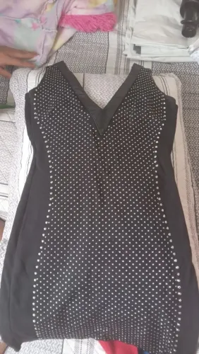 Vende-se vestido preto com lantejoula