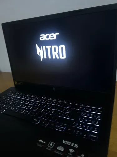 Acer Nitro V15 Notebook