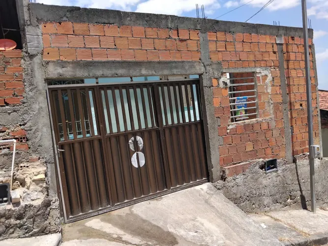 CASA NO BAIRRO LAMARÃO, VENDO OU TROCO