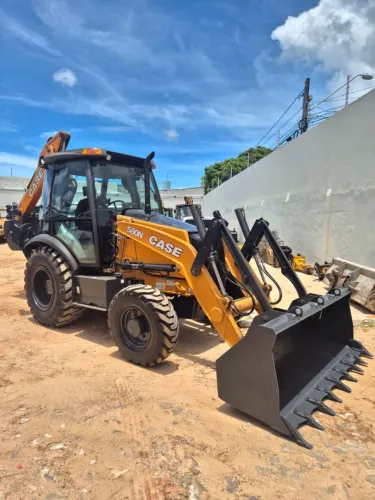 Retroescavadeira CASE 2022 4x4