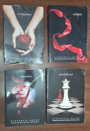 Coleção Saga Crepúsculo (4 Livros) - Edições Históricas