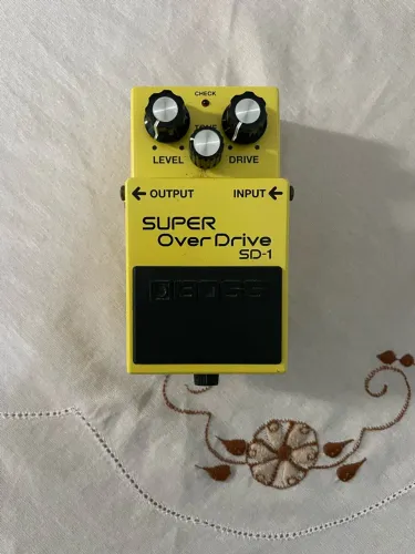 Pedal de guitarra BOSS Super overdrive SD-1