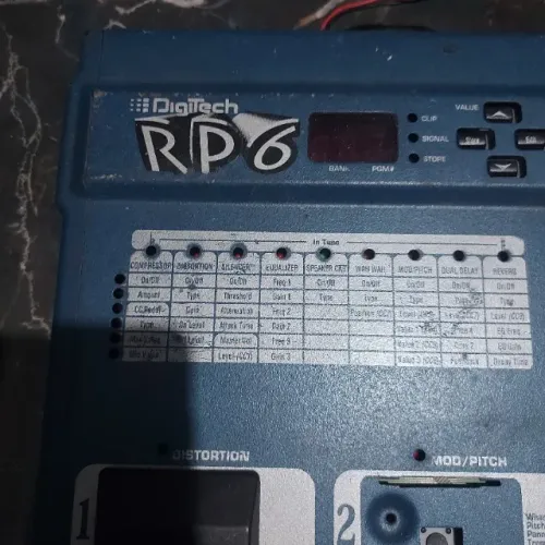 Pedaleira D Guitarra RP6, pra consertar/tirar peças 
