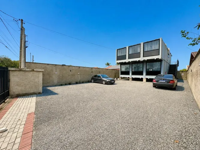 Kitnet com 1 Quarto + 1 Vaga para alugar, 28m² - Tijucas bairro Praça