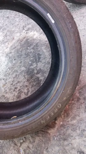 Vendo excelente pneu