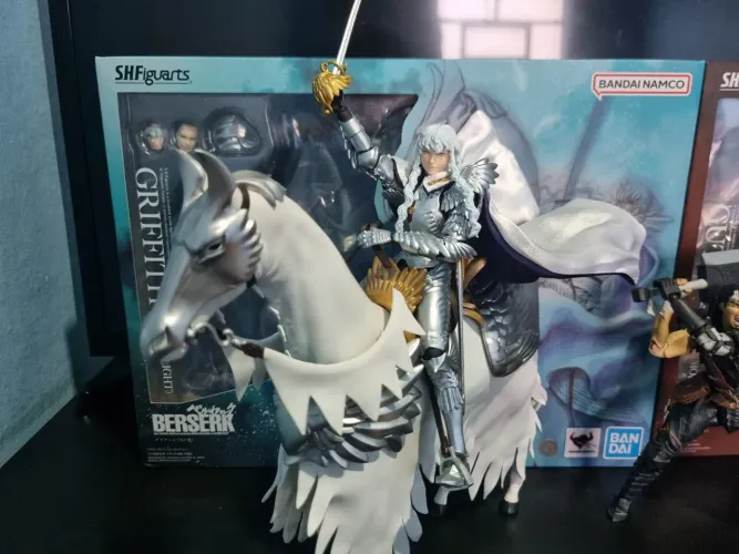 Griffith Falcão da luz Sh Figuarts