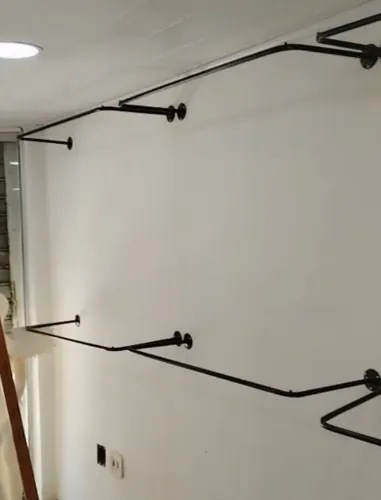 Arara de Parede Preto - Aço Galvanizado - 