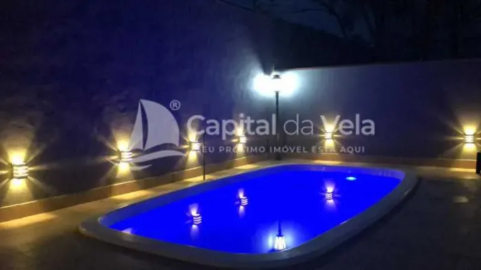 CASA COM PISCINA EM ILHABELA