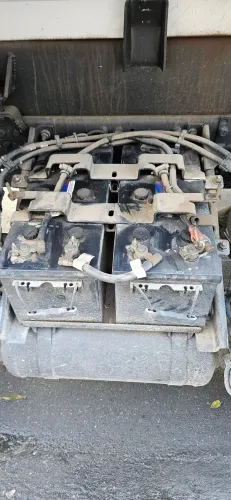 Bateria caminhão 150a Acdelco