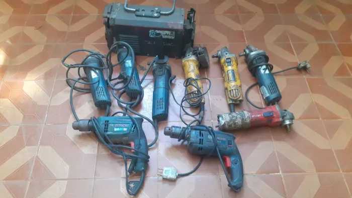 Lote de máquinas para retirada de peças