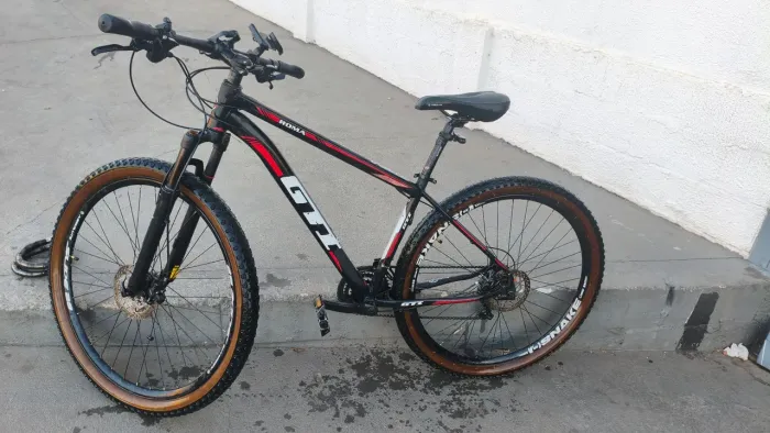 GTI Roma Aro 29 com freios hidráulicos Shimano