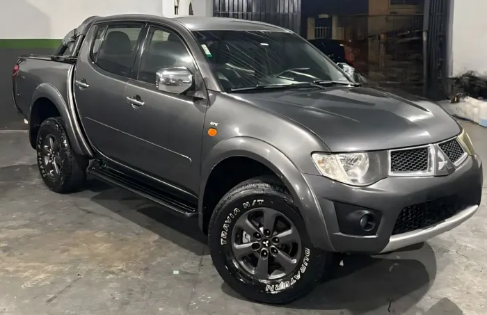 Mitsubishi L200 Triton HPE 3.2 CD TB Int.diesel AUT 2012