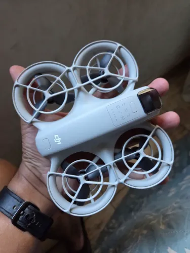 Drone DJI Neo ( Drone + 3 baterias)
