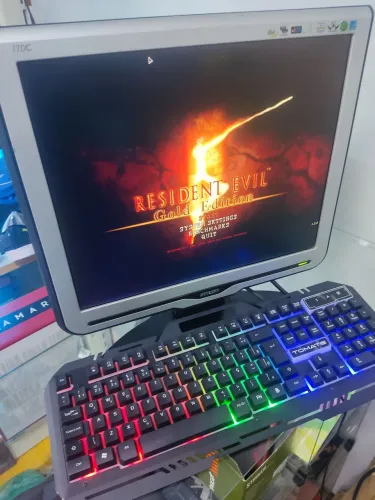 Computador completo com jogos retirada no Paranoá 