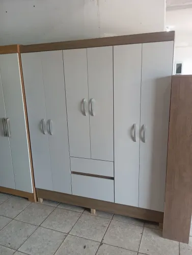 Guarda roupa novo em oferta