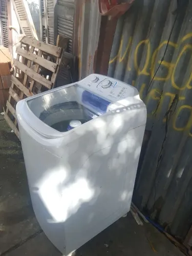 Máquina de lavar vendo e troco
