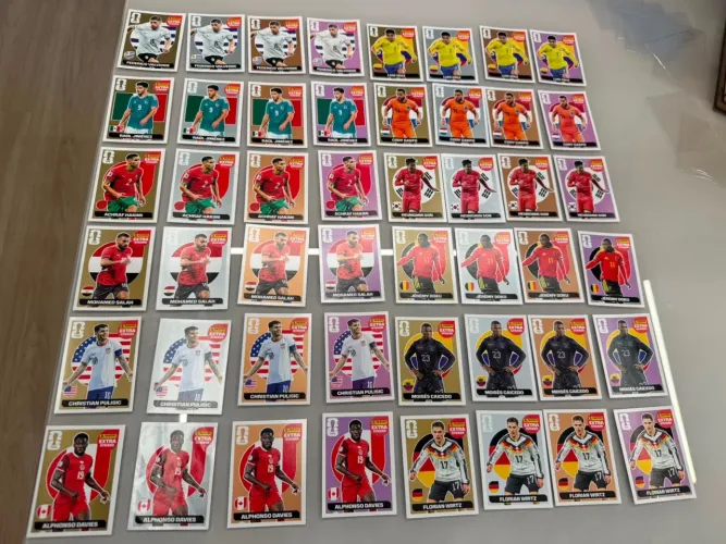 Figurinhas extra stickers Legend ouro prata bronze e lilás copa do mundo 2026