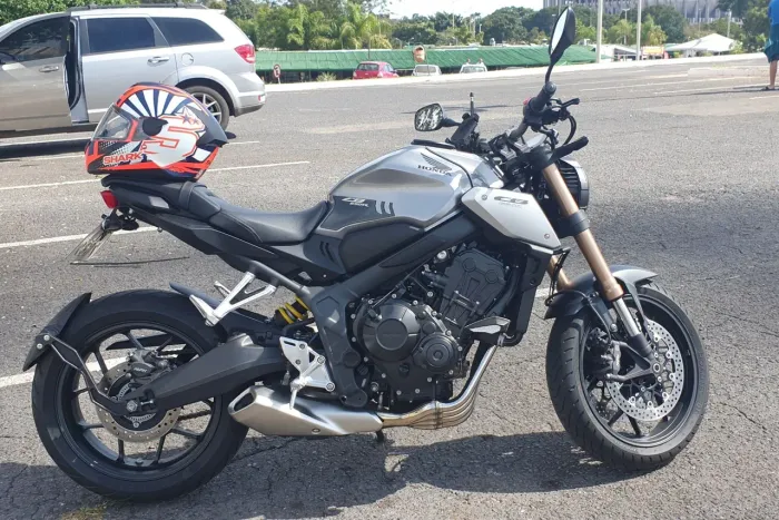 Honda CB 650R 2020 21.000km + 2 escapamentos