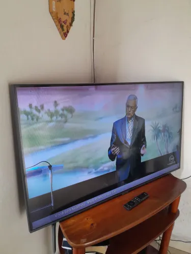 Smart TV 43 Pol Completa Wi-Fi Netflix YouTube excelente estado