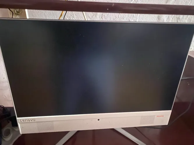 Computador All-in-One Lenovo IdeaCentre + Teclado e Mouse Sem Fio