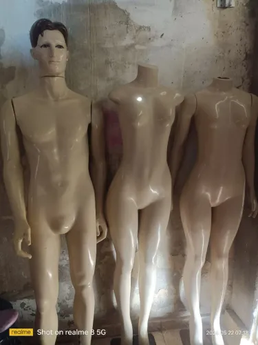 Vendo 3 manequim 