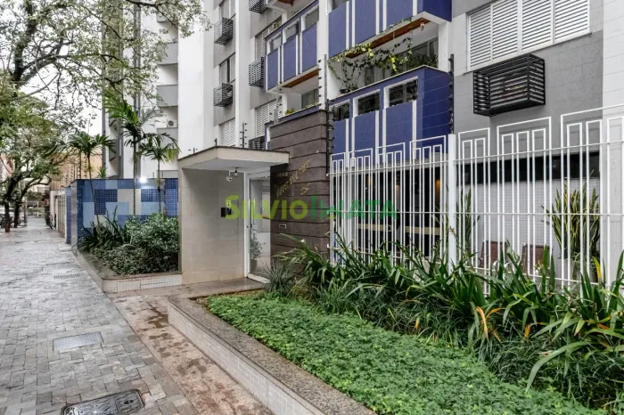 EXCELENTE APARTAMENTO SEMI-MOBILIADO DE 03 QUARTOS SENDO 01 SUÍTE NO ED. COTE D`AZUR, PRÓX