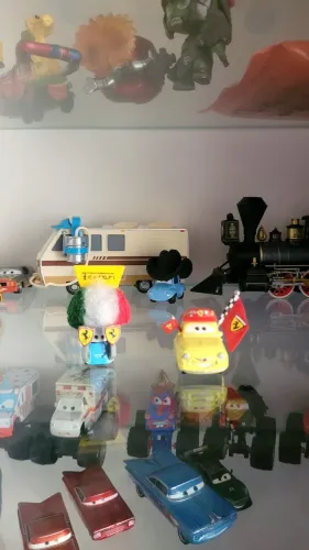Disney pixar cars , dupla Ferrari.