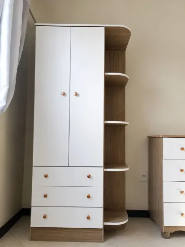 Cômoda e Guarda roupas infantil.