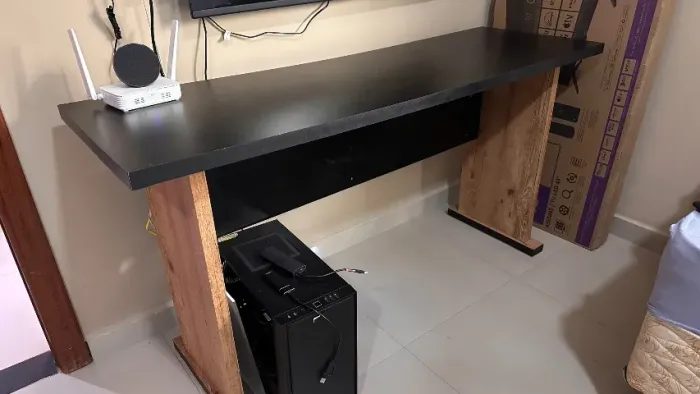 Vende-se mesa