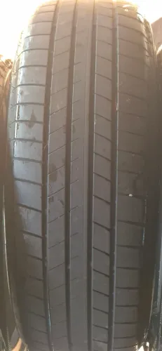 Pneus 215 60R17 