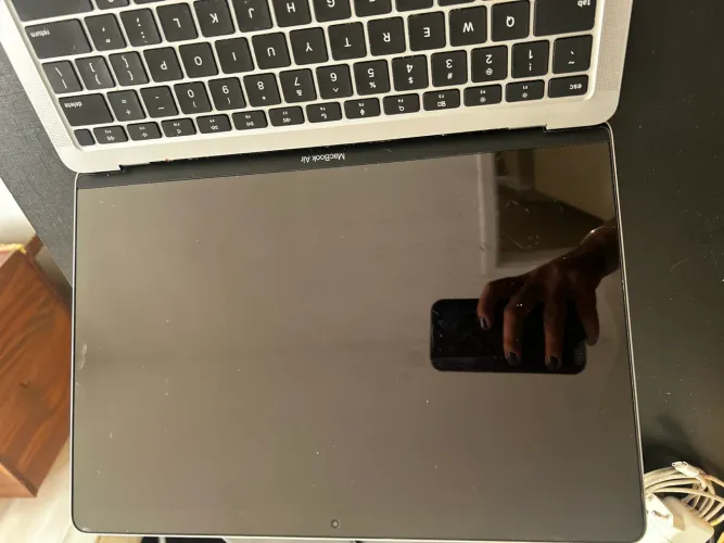 Vende-se MacBook Air m1 8GB 256 SSD 2023