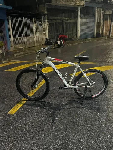 Bicicleta bike Marin Pioneer trail 2012 aro 26 chama mo brique
