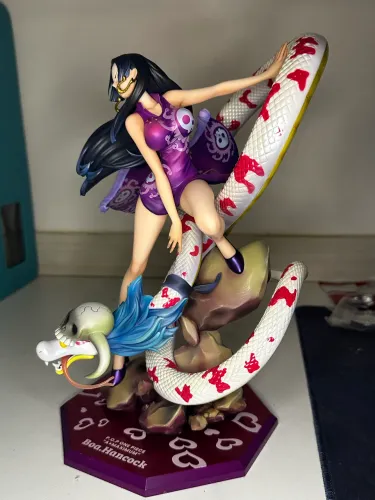 Bandai Megahouse- One Piece- Boa hancock marineford P.O.P maximum x Alter