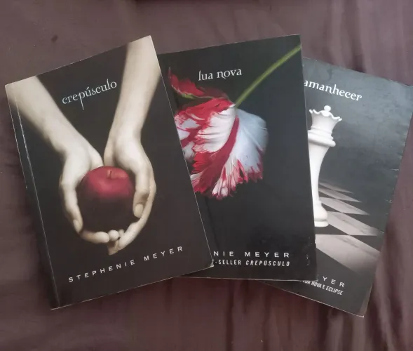 Livros Crepúsculo, Luan nova e Amanhecer - Stephenie Meyer
