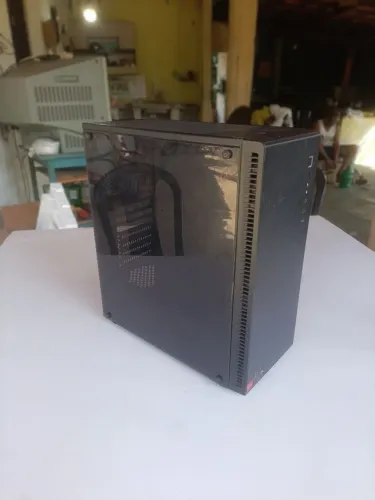 Gabinete Gamer Mid-Tower ATX - Lateral Transparente e PSU Shroud