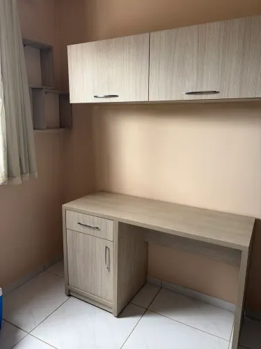 Conjunto Escritório Planejado Completo - Escrivaninha + Armário Aéreo + Nichos