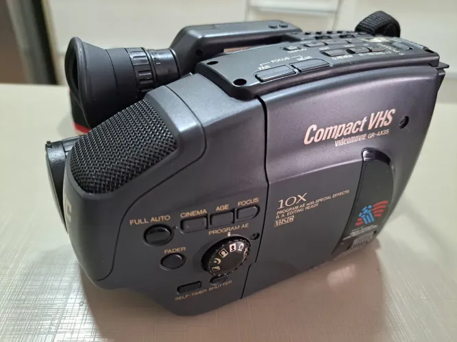 Filmadora JVC Compact VHS GR-AX35 + Acessórios
