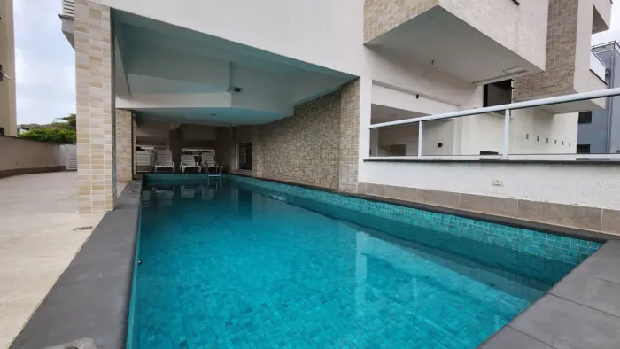 Apartamento na praia do Tenório, frente rua a poucos metros da praia e comércio - Ubatuba