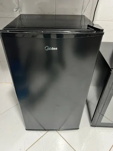 Frigobar 93 Litros Black Edition Inverter Bivolt Midea
