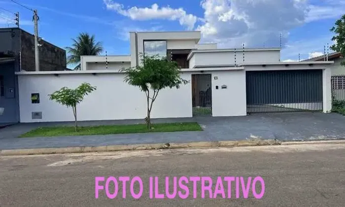 Casa de luxo 300m² 4 sts Conjunto Abílio Nery Adrianópolis 1.100.000