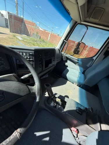CAMINHÃO Volvo VM 260 Branco