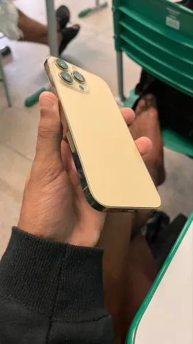 iPhone 13 Pro Max 128gb 81% bateria