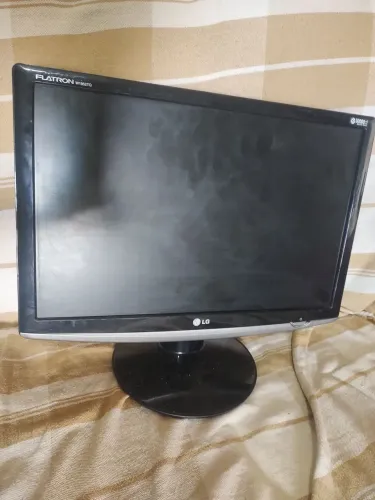 Monitor 19" LG