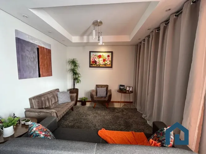 Imóvel com 2 Casas - Para Morar ou Investir