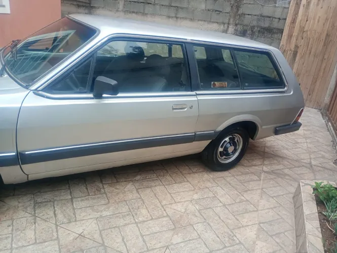 Ford Belina LDO 1.6 1988